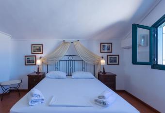 Aktaion Beach Boutique Hotel & Spa allows 18 year olds to book a room