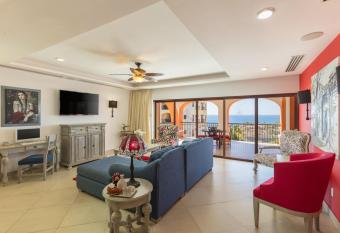 Villas At Hacienda Encantada allows 18 year olds to book a room