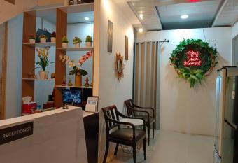 D Ariska Rooms Homestay has Balcony rooms