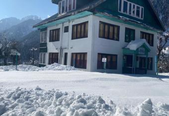 Rohella guest house has Balcony rooms