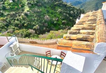 Manantial de las Jaras has Balcony rooms