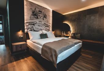 Mediterraneo Luxury Room Esztergom has Balcony rooms