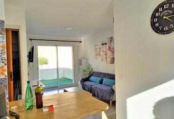 Maison de plage avec garage ambiance rock et zen has Balcony rooms