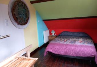 maison d artiste acc  s jardin allows 18 year olds to book a room