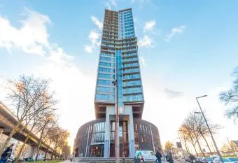 Orange Apartment Rotterdam near Erasmus has Balcony rooms