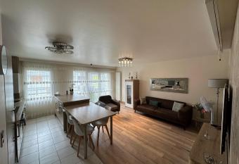 Appartement 82m2 Nanterre, Paris La D  fense tram 2 has Balcony rooms