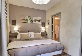 Exclusive Villa has Smoking rooms