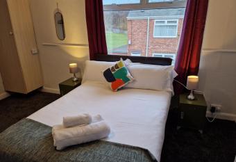 Grange Villa Amethyst 3 Bed House has Balcony rooms