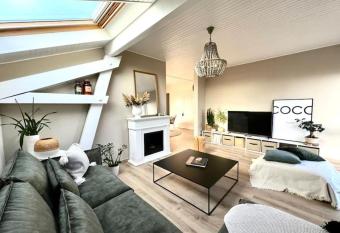 Le Ripaille has Balcony rooms