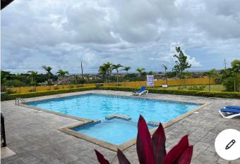 Honey Cove Chateau Falmouth allows 18 year olds to book a room