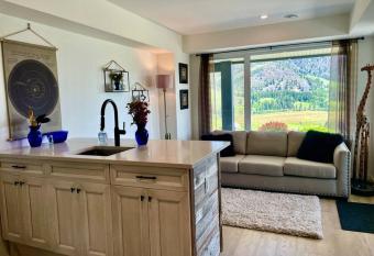 Cozy & Romantic at Black Mountain Golf or Ski has Balcony rooms