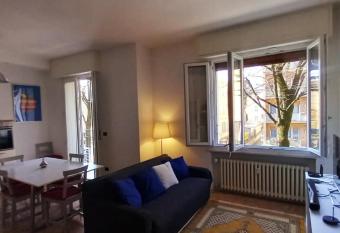 Carachouse-Parma has Balcony rooms