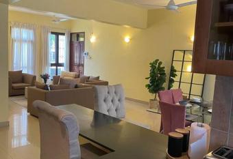 The Marigold has Balcony rooms