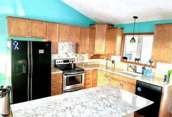 Atwood Lake House with 15 secluded acres has Balcony rooms