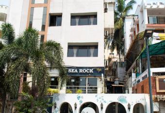 Hotel Searock has Balcony rooms