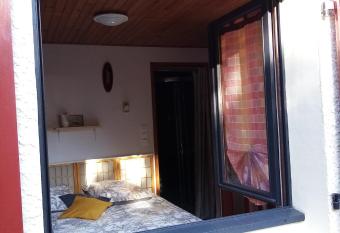 Sous les mimosas has Balcony rooms