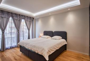 Chez Flo ap 35 has Balcony rooms