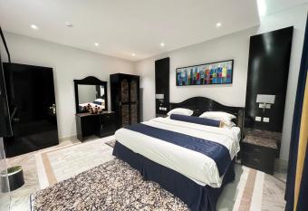                           - golden comfort has rooms with a private hot tub