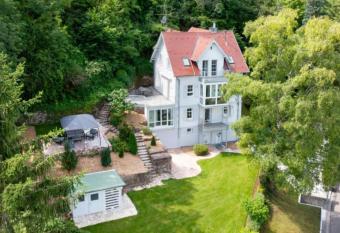 Wundersch  ne Stadtvilla mit Topaussicht has Balcony rooms