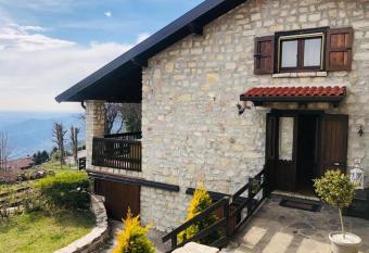 Casa Emy has Balcony rooms