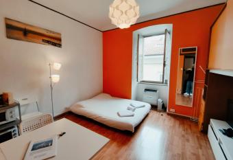 Studio Vidali allows 18 year olds to book a room