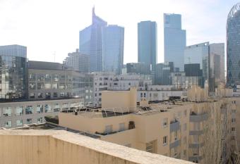 Bright through nest with view on La D  fense has Balcony rooms