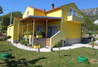 Apartment Luna 4 person has Balcony rooms