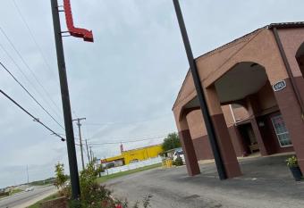 Travel Inn Lackland Sea World has Smoking rooms