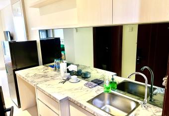 LUXURIOUS MODERN APARTMENT POLLUX MEISTERSTADT allows 18 year olds to book a room