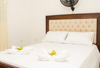 La Ni  a Mire 2 has Balcony rooms