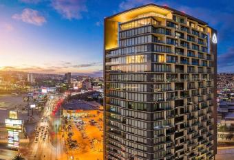 Chic and Cozy Apt Gym Roof top with Views has Balcony rooms