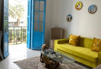 Appartement Tunisie City has rooms with a private hot tub