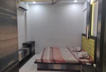 2BHK Comfort For Faimly in GaneshPeth Nagpur has Balcony rooms