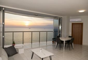 Durres Beachfront Luxury Residences- 12 S allows 18 year olds to book a room