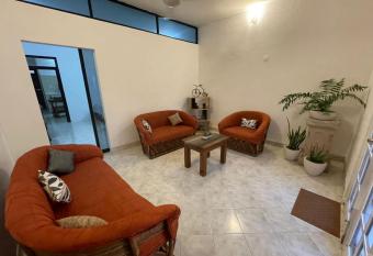 Departamento Julieta allows 18 year olds to book a room