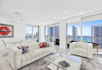 BeachWalk Resort #2902 - WATERFRONT RESORT HOME with DIRECT OCEAN VIEW allows 18 year olds to book a room