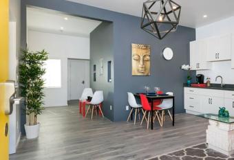 Cheerful Affordable Commercial Homes near SFO (UP) allows 18 year olds to book a room