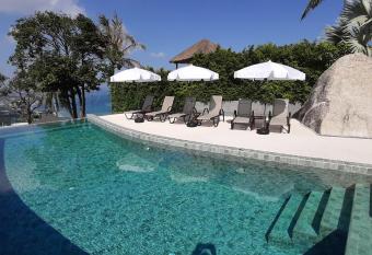 VILLA TIWERA has Balcony rooms