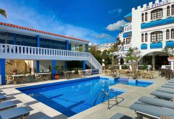 Folia Apartments Chania has Balcony rooms