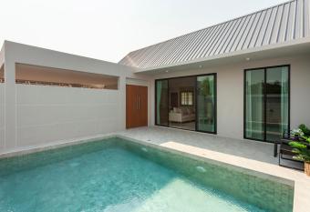 Private Pool Villa Newly-built Vimalai house in Pattaya has Balcony rooms