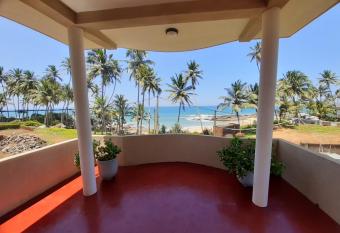 Dinuli home stay has Balcony rooms