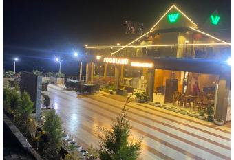 The Woodland, Kandaghat has Smoking/Balcony rooms