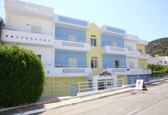 Knossos Studios allows 18 year olds to book a room