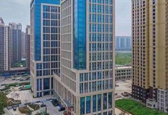 Xi an Huan Yu Vantage Hotel allows 18 year olds to book a room