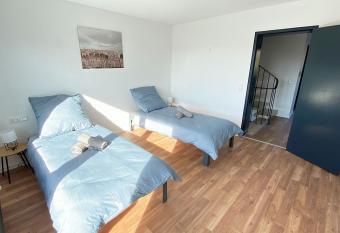 House with Garden in Ehningen allows 18 year olds to book a room