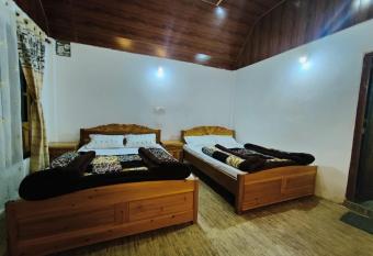 Walk In Clouds has Balcony rooms