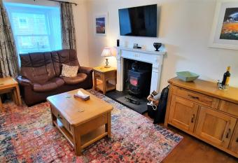 Greenbrae East has Balcony rooms