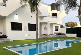 Modern Apartment with pool area has Balcony rooms