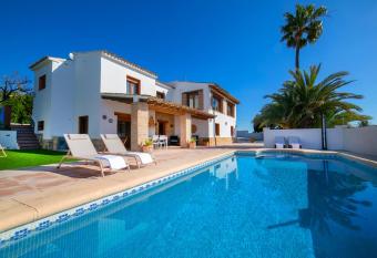 Finca Palmeres by Cabrerahomes has Balcony rooms