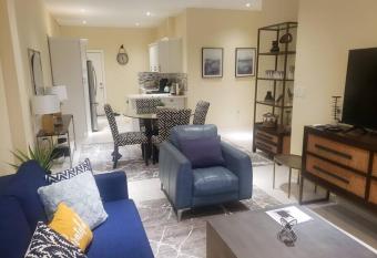 Executive Vacation Rental: Gated Community has Balcony rooms